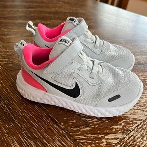 Nike Revolution Toddler Size 8 Running Shoes/Sneakers